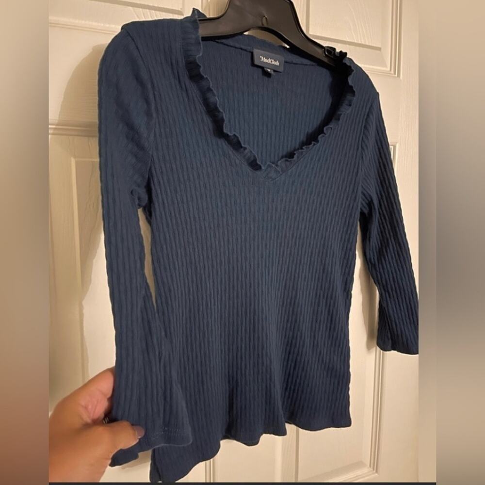 ModCloth Blue Ribbed Ruffle V Neck Retro Top size medium - Picture 2 of 4